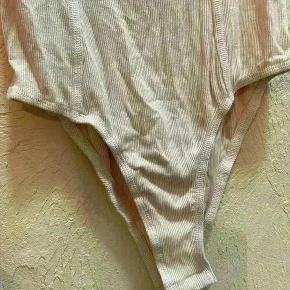 Princess Polly bodysuit - Picture 3 of 5